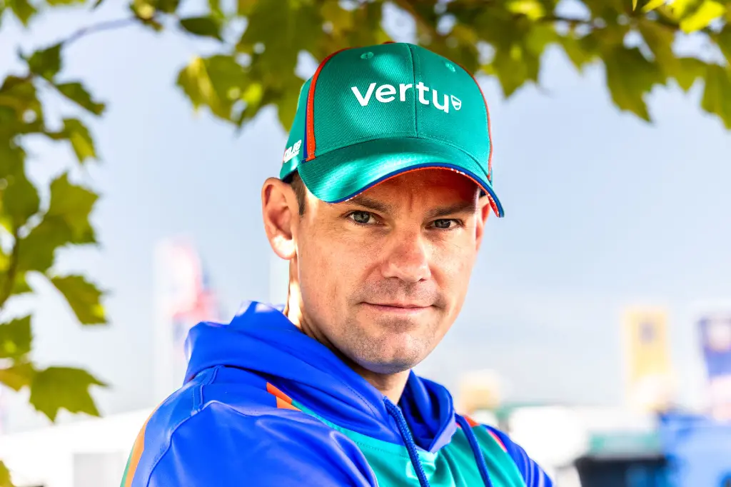 Team VERTU Cap 2026 — detail view