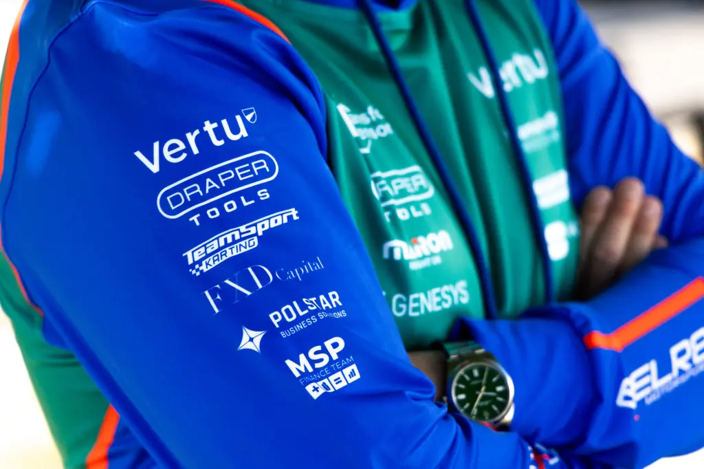 Team VERTU Hoodie 2026 - Junior — detail view