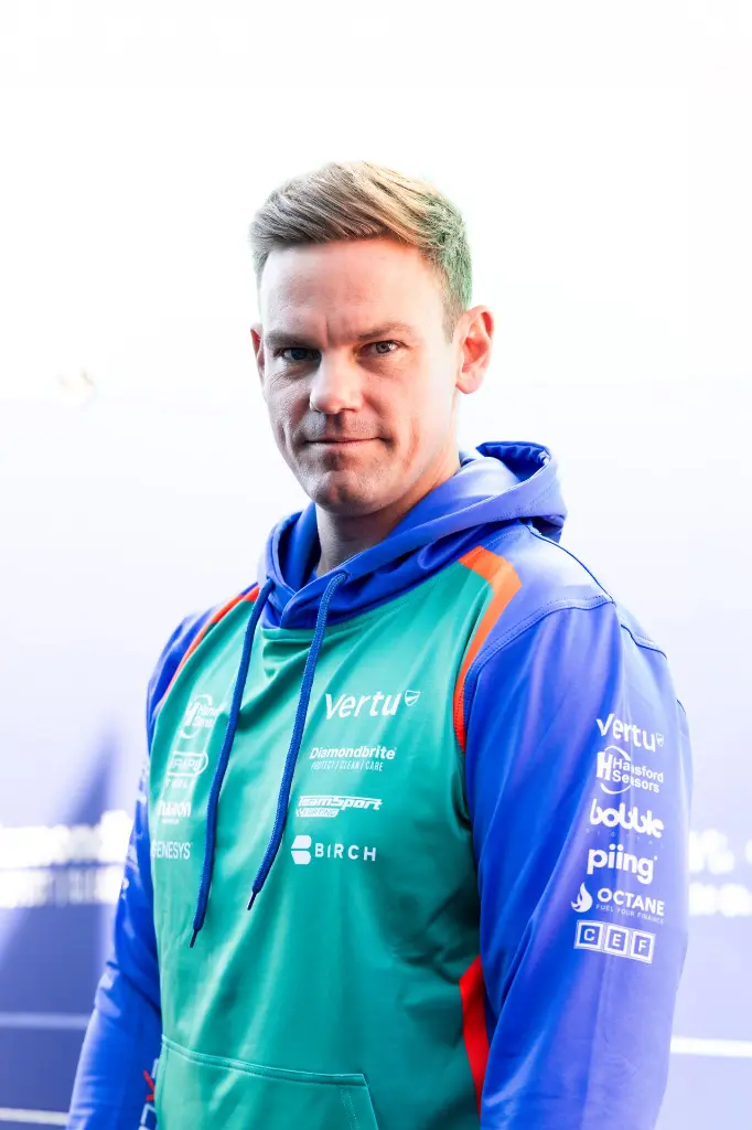 Team VERTU Hoodie 2026 - Junior — detail view