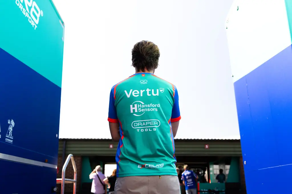 Team VERTU T-Shirt 2026 - Adult — detail view